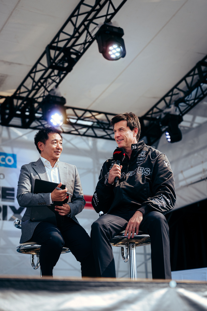 Toto Wolff interviewes på scenen